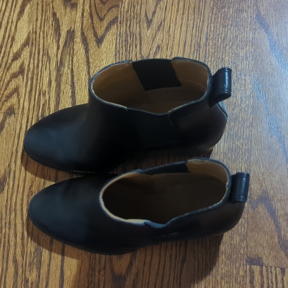 J. Crew Rory Chelsea Black Minimalist Heeled EUC Ankle Boots Sz 6 - Picture 5 of 8